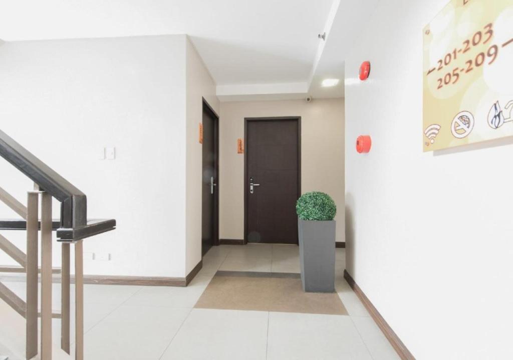 Makati Boutique Hotel Near Naia Airport Terminal 3 Edsa Pasay Cbd Makati City Екстер'єр фото