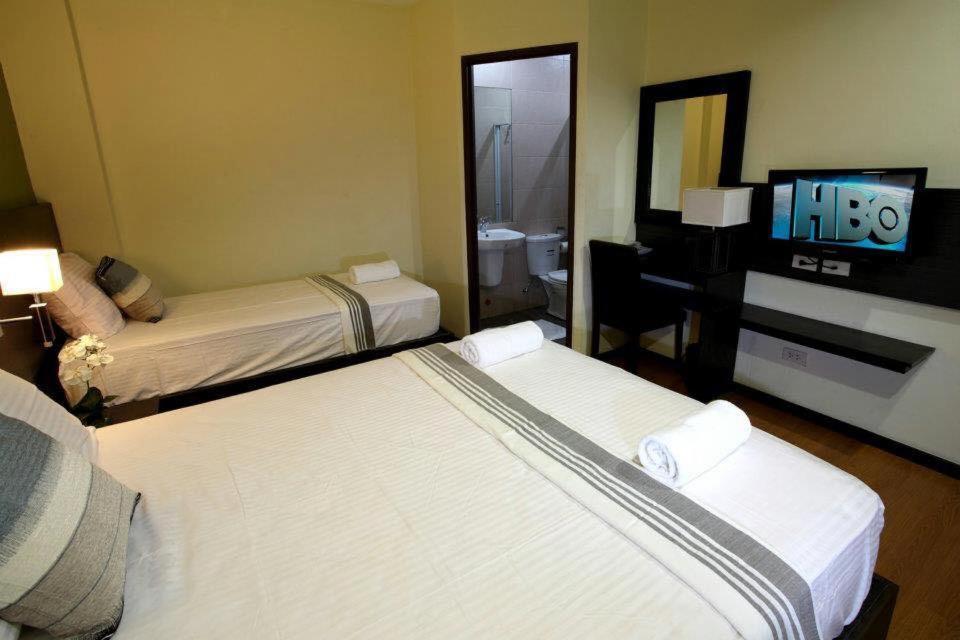 Makati Boutique Hotel Near Naia Airport Terminal 3 Edsa Pasay Cbd Makati City Екстер'єр фото
