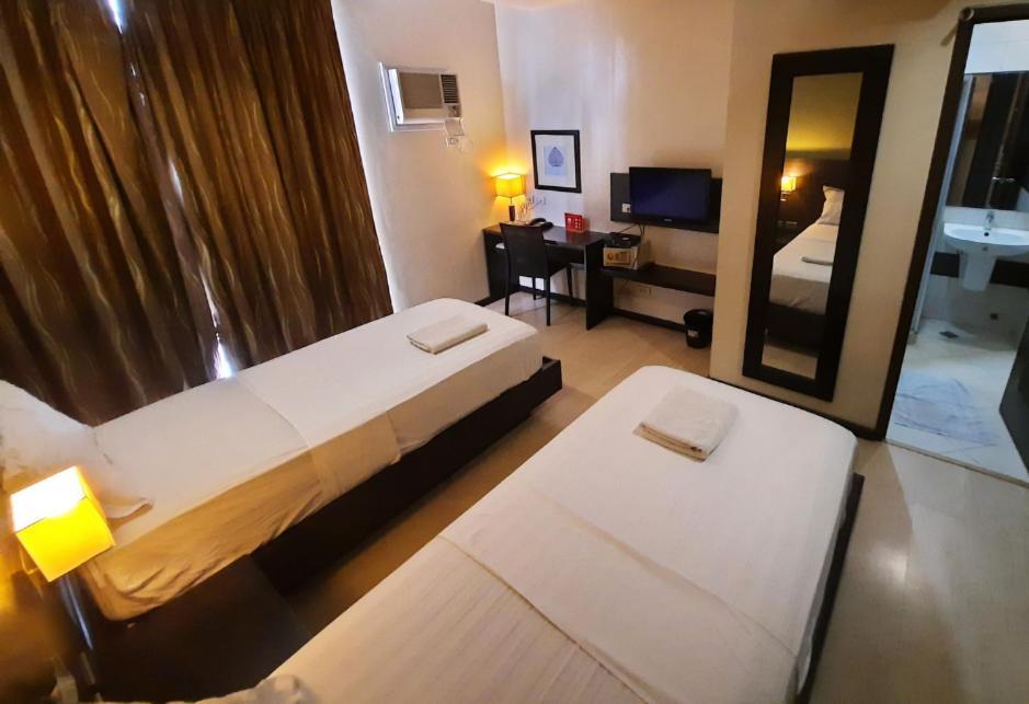 Makati Boutique Hotel Near Naia Airport Terminal 3 Edsa Pasay Cbd Makati City Екстер'єр фото