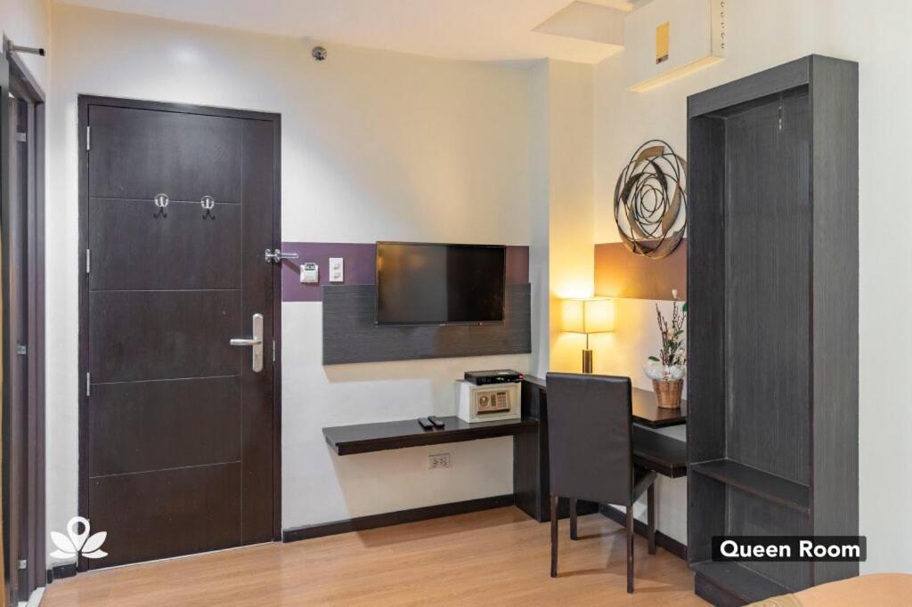 Makati Boutique Hotel Near Naia Airport Terminal 3 Edsa Pasay Cbd Makati City Екстер'єр фото
